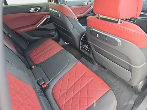 Used 2025 BMW X6 xDrive40i image 11