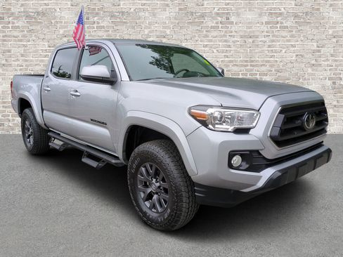 Used 2023 Toyota Tacoma SR5 AWD/4WD image 1