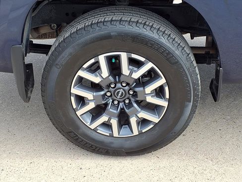 Used 2023 Nissan Frontier SV w/ Technology Package image 9