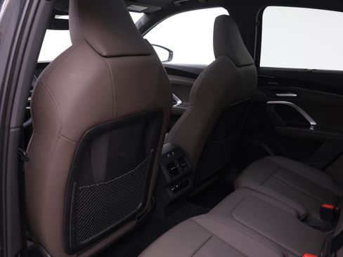 Certified 2025 Audi Q5 2.0T Premium Plus w/ Premium Plus image 13