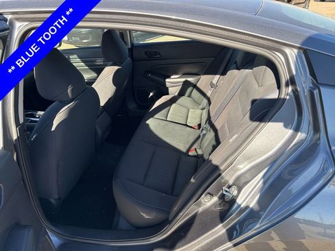 Used 2024 Nissan Altima 2.5 SV image 6