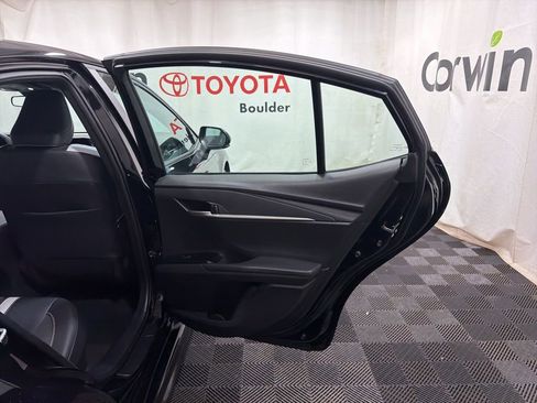 Used 2025 Toyota Camry SE image 13