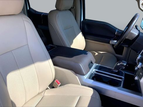 Used 2019 Ford F150 Lariat w/ Equipment Group 502A Luxury AWD/4WD image 9