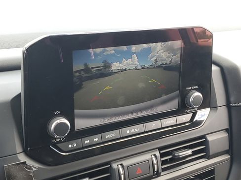 Used 2024 Nissan Pathfinder S image 31