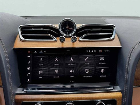 Used 2023 Bentley Bentayga Extended Wheelbase image 36