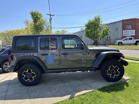 Used 2023 Jeep Wrangler Unlimited Rubicon 4xe w/ Cold Weather Group AWD/4WD image 3