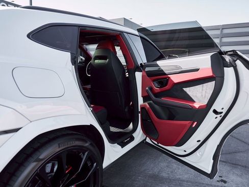 Used 2024 Lamborghini Urus S AWD/4WD image 26