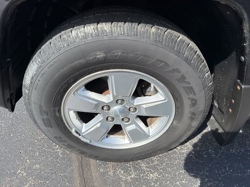 Used 2010 Jeep Liberty Sport w/ Popular Equipment Group image 17