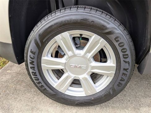 Used 2015 GMC Terrain SLE image 12