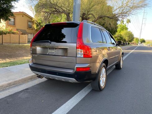 Used 2011 Volvo XC90 3.2 image 2