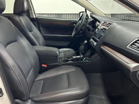 Used 2016 Subaru Outback 2.5i Limited AWD/4WD image 13