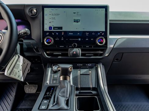 Used 2026 Lexus GX 550 w/ Accessory Package (2T) image 23