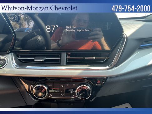 New 2026 Chevrolet Trax LT w/ LT Convenience Package FWD image 11