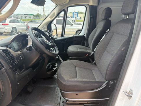Used 2025 RAM ProMaster 2500 w/ Convenience Group FWD image 13