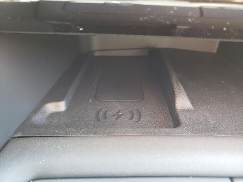 New 2026 Land Rover Discovery Limited Edition image 23