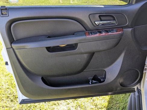 Used 2014 GMC Yukon SLE image 12