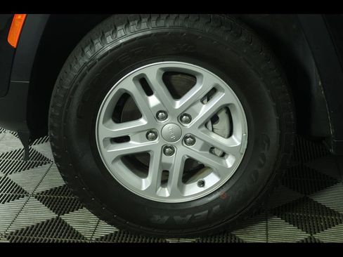 Used 2023 Jeep Grand Cherokee Laredo w/ Trailer Tow Prep Group (B) image 6