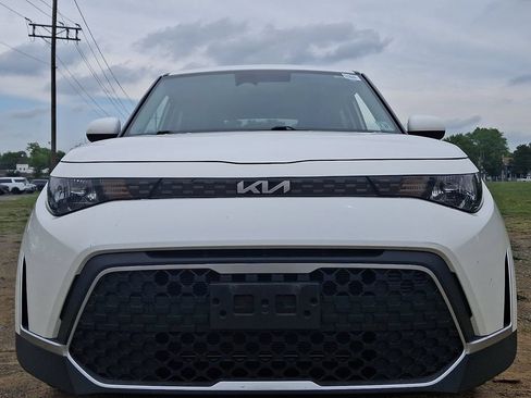Certified 2023 Kia Soul LX w/ LX Technology Package FWD image 2