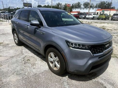 Certified 2023 Kia Sorento LX FWD image 3
