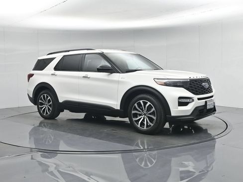 Used 2022 Ford Explorer ST-Line RWD image 32