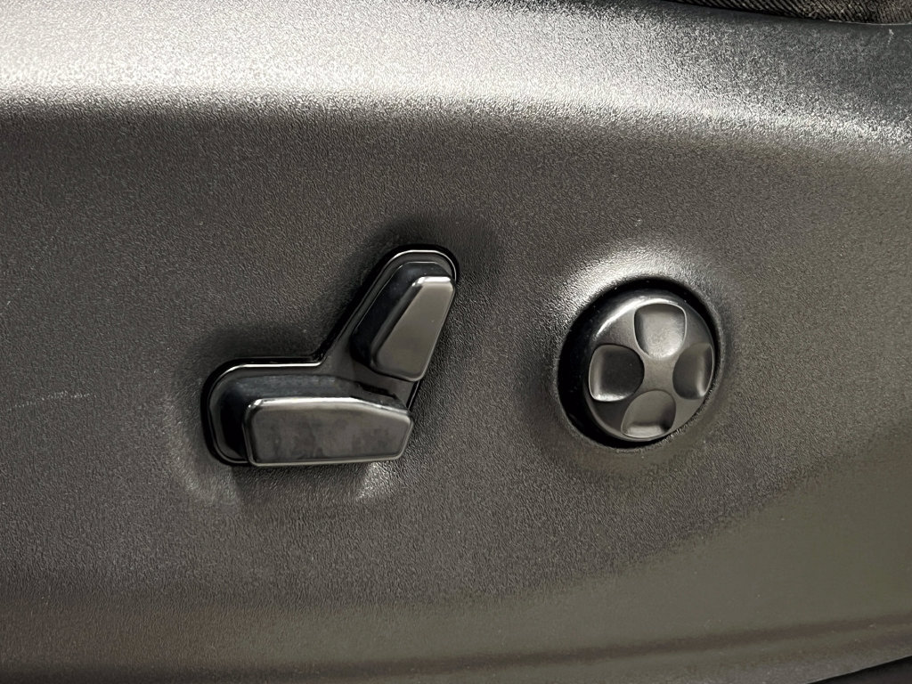 Used 2019 Chrysler Pacifica Touring-L FWD image 15