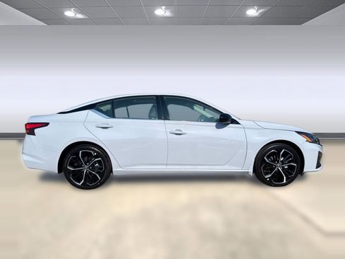 New 2025 Nissan Altima 2.5 SR w/ SR Premium Package image 8