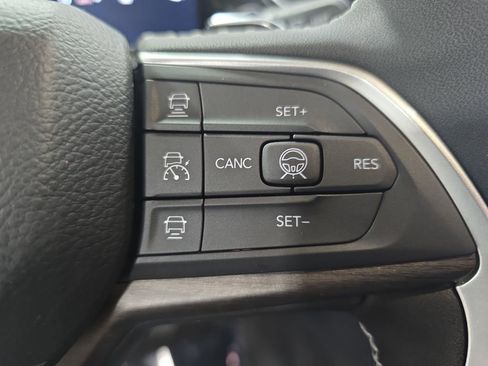 New 2026 Jeep Grand Cherokee Altitude AWD/4WD image 19