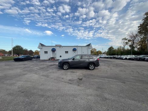 Used 2025 Toyota RAV4 LE image 16