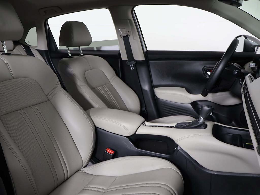 Certified 2025 Honda HR-V EX-L image 30
