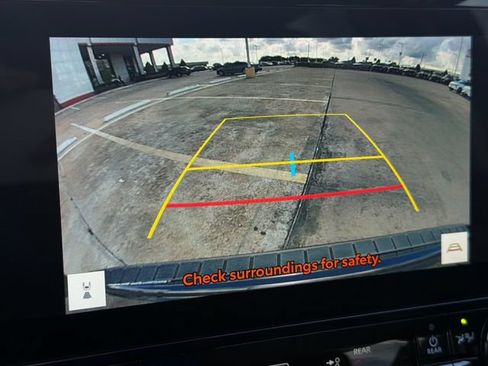 Used 2025 Toyota Highlander Limited FWD image 22