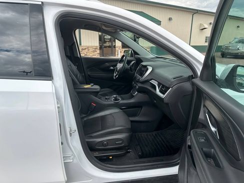 Used 2023 GMC Terrain SLT AWD/4WD image 28