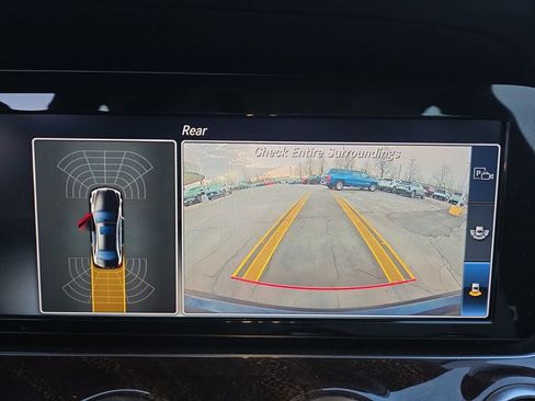 Used 2018 Mercedes-Benz E 300 4MATIC image 28