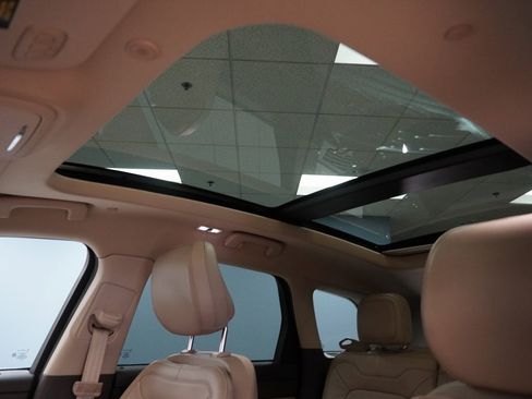 Used 2020 Lincoln Corsair Reserve w/ Elements Package image 6