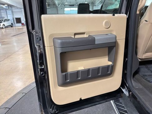 Used 2013 Ford F350 Lariat w/ Lariat Interior Pkg image 13