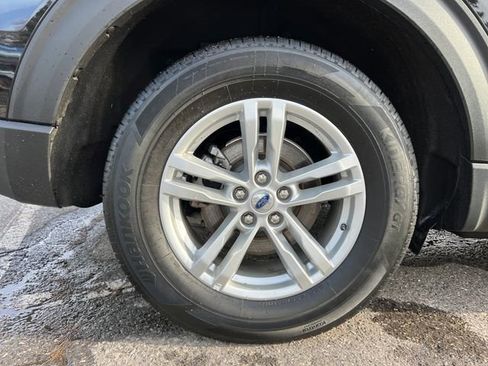 Certified 2022 Ford Explorer XLT w/ Equipment Group 202A image 14