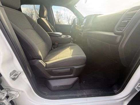 Used 2024 RAM 2500 Tradesman w/ Chrome Appearance Group image 19