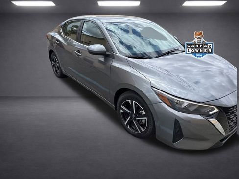 Used 2024 Nissan Sentra SV FWD image 2