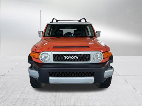 Used 2013 Toyota FJ Cruiser 4WD image 2