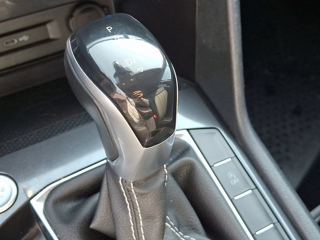 Used 2022 Volkswagen Tiguan SE AWD/4WD image 14