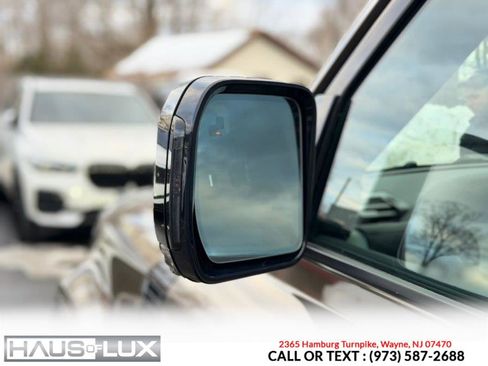 Used 2022 Land Rover Defender 110 X-Dynamic SE image 17