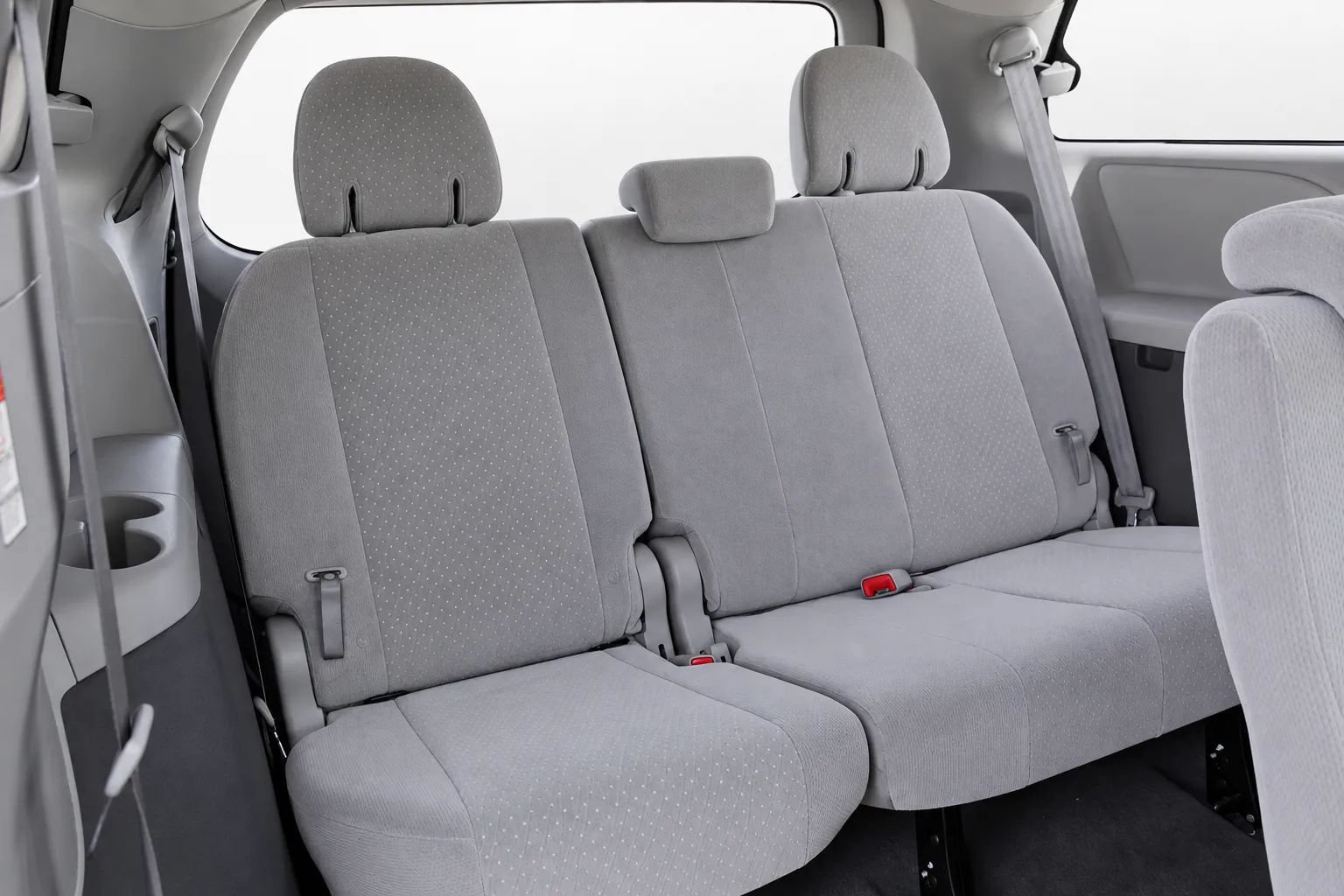 Used 2018 Toyota Sienna LE w/ Carpet Mat Package FWD image 20