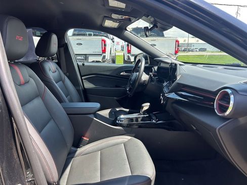 Used 2024 Chevrolet Trax RS w/ Driver Confidence Package FWD image 18