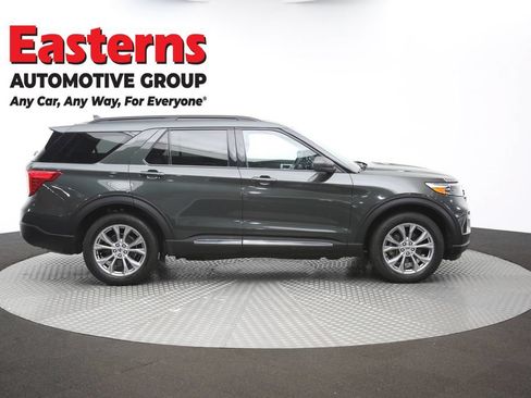 Used 2022 Ford Explorer XLT w/ Equipment Group 202A AWD/4WD image 48