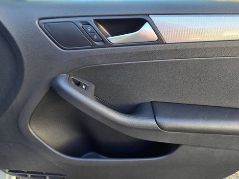 Used 2017 Volkswagen Jetta S image 24