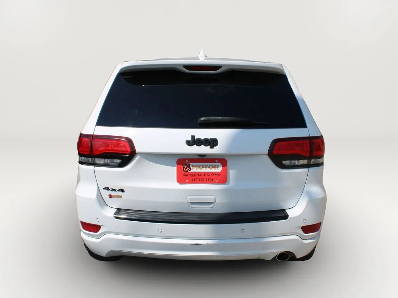 Used 2018 Jeep Grand Cherokee Altitude AWD/4WD image 8