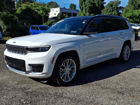 Used 2023 Jeep Grand Cherokee L Summit w/ Luxury Tech Group V AWD/4WD image 3