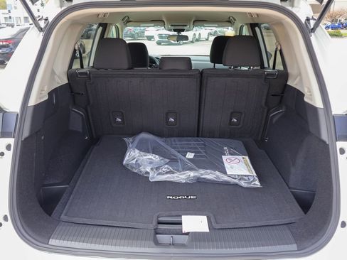 Certified 2025 Nissan Rogue S image 25