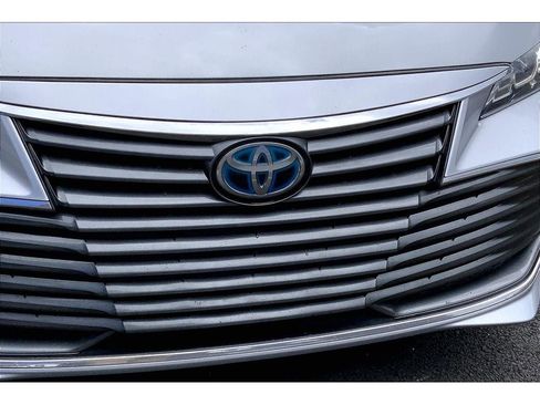 Used 2021 Toyota Avalon XLE FWD image 31