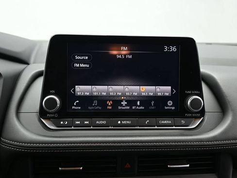 Used 2025 Nissan Rogue SV FWD image 14