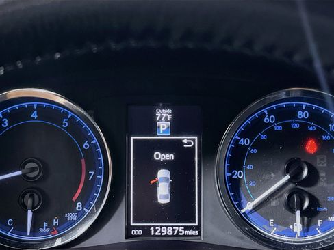Used 2018 Toyota Corolla SE FWD image 20
